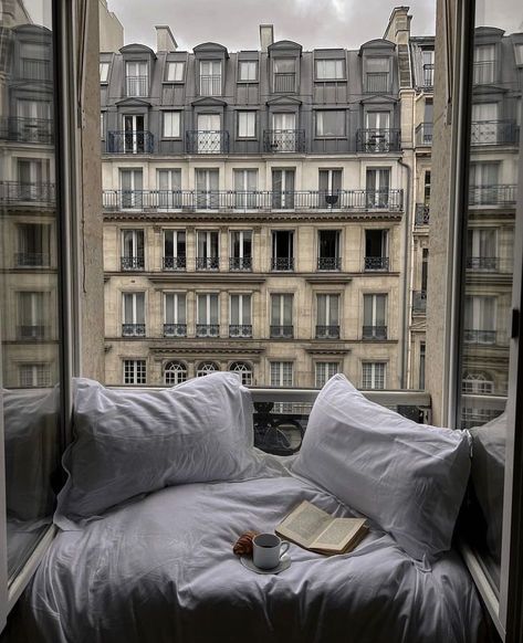 Parisian Apartment, Living In Paris, Future Apartment, Dream Apartment, Dream Lifestyle, City Aesthetic, My New Room, House Inspo, Dream Home Design