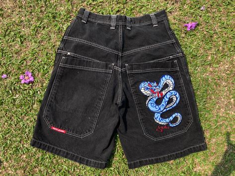 IG STORE : erebus.2vtg 🛒✨ #jnco #jncojeans #viral Jnco Jeans Jorts, Crazy Fits, Skateboard Pants, Ig Store, Shorts Streetwear, Gothic Men, Street Clothing, Jnco Jeans, Streetwear Pants