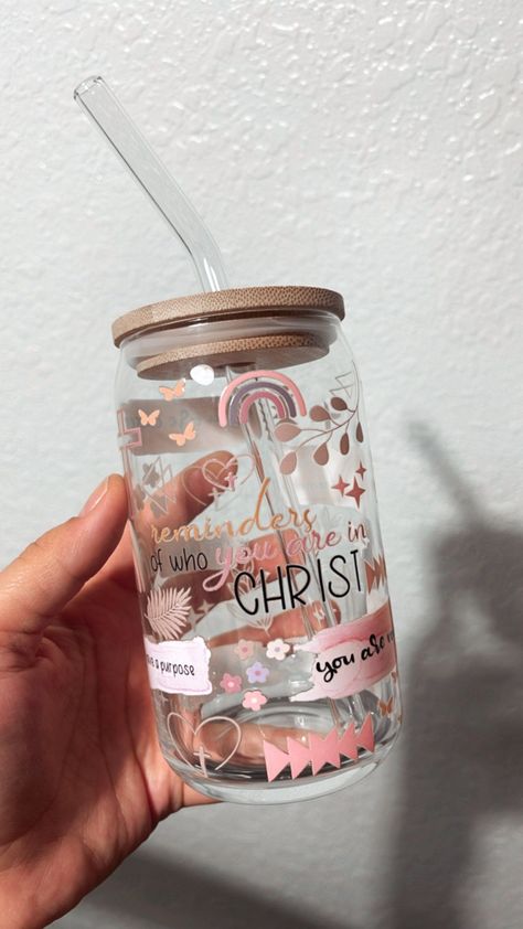 Reminder who you are in Christ Jesus| women of faith | Christ believer cup| Christian gift idea | Christian affirmation glass can |tumbler Cute Glass Cups, Christian Gift Shop, Glass Tumbler Design, Christmas Booth, Christian Accessories, Glass Can Tumbler, Christian Gift Ideas, Christian Merch, Christian Affirmations