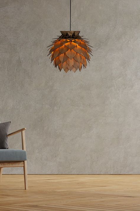 This wooden pinecone chandelier combines rustic and modern styles to create a one-of-a-kind design. Measuring 39.5 cm in width and 34.5 cm in height, this chandelier is the perfect choice to create a warm atmosphere in any room. Designed for ideal ambient lighting, this chandelier adds a unique touch to any space. Cable length is 95.5 cm. This post also includes a photo showcasing the usage area of the chandelier. Pendant Light Dining Room, Light Dining Room, Round Ceiling, Lamp Wood, Wood Pendant Light, Wood Pendant, Chandelier Lamp, Ceiling Lighting, Pine Cone