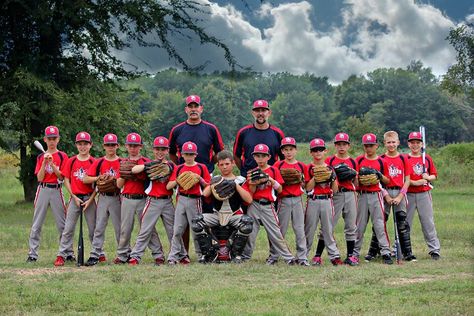 Baseball team photo Baseball Pictures Poses, Baseball Team Poses, Baseball Poses, Baseball Team Photos, Baseball Team Pictures Poses, Little League Baseball Pictures, Youth Baseball Pictures, Baseball Team Pictures, Team Picture Poses