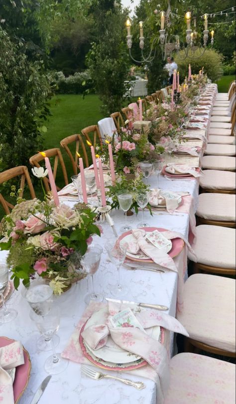 Loveshackfancy Dinner Party, Long Table Garden Party, Birthday Party Garden Ideas, Pink Bridal Luncheon, Ethereal Aesthetic Birthday, Floral Brunch Table Setting, Summer Garden Party Tablescape, Pink Garden Party Decorations, English Garden Theme Party