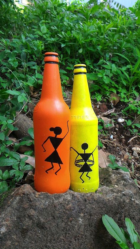 Warli Bottle Art, Pot Diy, Warli Art, Pot Painting, Bottle Painting, Bottle Art, Glass Bottles, Bottles Decoration, Craft Ideas