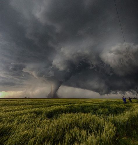 Dodge City, Kansas - May 24, 2016 Tornado Pictures, Storm Chasing, Storm Photography, Dodge City, Wild Weather, Mountain Photos, Weather Photos, Storm Clouds, Natural Phenomena