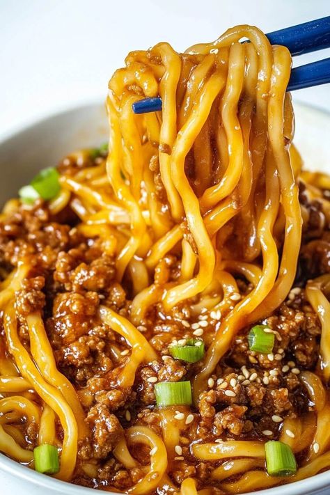 Rice Noodles Ground Beef, Asian Linguine Recipes, Beef Noodles Asian, Noodle Box Recipes, Korean Ground Beef Noodles, Beef Peanut Noodles, Chinese Recipes With Ground Beef, Ramen Noodle With Ground Beef, Easy Dan Dan Noodles