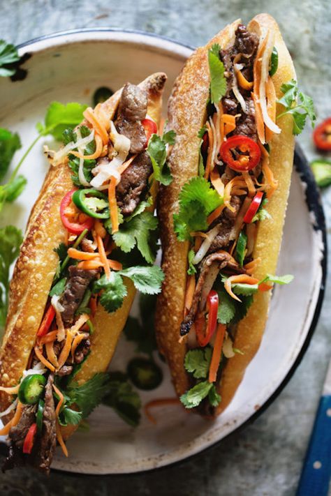 Beef Banh Mi, Banh Mi Sandwich, Bahn Mi, Easy Grilling, Sub Sandwiches, Finger Sandwiches, Grilled Beef, God Mat, Banh Mi