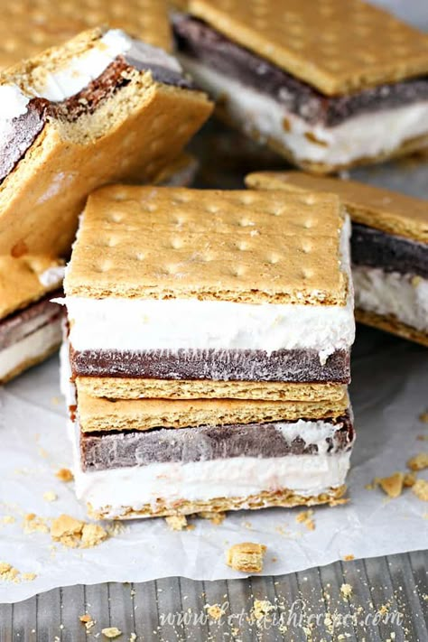 Frozen Smores, Chocolate Marshmallow, Easy Holiday Recipes, S'mores Bar, Ice Cream Sandwiches, Creamy Desserts, Frozen Treat, Cherry Pie Filling, Baked Dessert Recipes