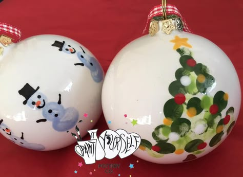 Bauble Crafts For Kids, Christmas Baubles Diy Kids, Christmas Bauble Ideas, Bauble Painting, Kids Christmas Crafts Ornaments, Preschool Christmas Gifts, White Christmas Ornaments, Preschool Christmas Crafts, Kids Christmas Ornaments