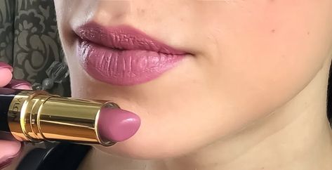 Revlon Sassy Mauve Mauve Lipstick Drugstore, Mauve Lipstick, Plum Lipstick, Kylie Makeup, Hard Candy Makeup, Simple Makeup Tips, Makeup Tricks, Lipstick Collection, High End Makeup