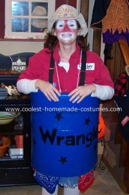 Rodeo Clown Costume with Barrel: I first started with the clothes I would wear for this rodeo clown costume.  I made the skirt out of an old pair of my husband's wranglers... Diy Rodeo Clown Costume, Rodeo Clown Costume, Clown Costume Diy, Rodeo Clown, Clown Photos, Clown Costumes, Clown Halloween Costumes, Parade Ideas, Rodeo Girls