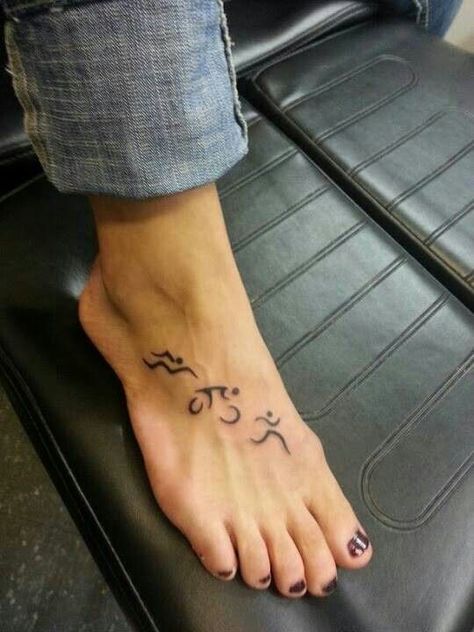 Tattoo Foot Men, Ironman Triathlon Tattoo, Ironman Tattoo, Runner Tattoo, Triathlon Tattoo, Cute Ankle Tattoos, Iron Man Tattoo, Running Tattoo, Tattoo Foot