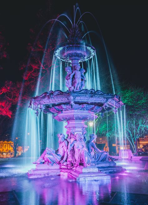 Magical Fountain, Fantasy Fountain, Fantasy Fountain Concept Art, Magical Fountain Art, Fountain Aesthetic Dark, Fountain Night Aesthetic, Fountain Led Lights, Magic Fountain, Water Fountain Design