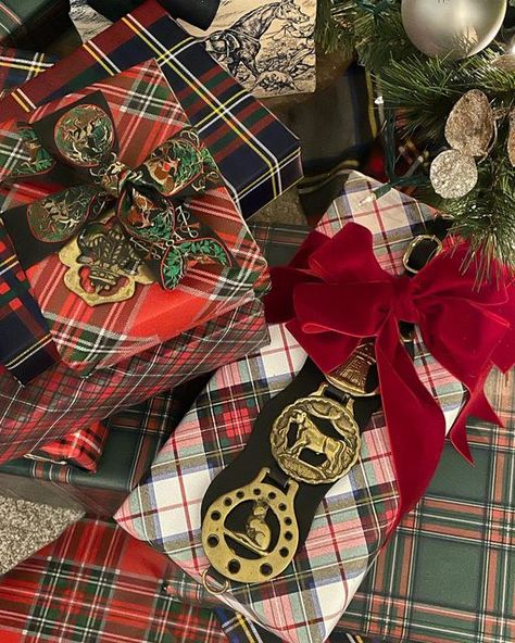 Tartan Christmas Wrapping, Christmas Cottages, Scottish Christmas, Celtic Christmas, Christmas Traditional, Christmas Tartan, Tartan Christmas, 2024 Christmas, Equestrian Style