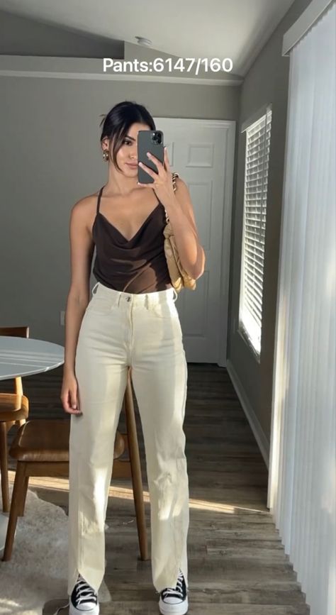 Beige Wide Leg Jeans Outfit, Wide Leg Jeans Outfit, Outfits Con Jeans, University Outfit, Beige Jeans, Jeans Beige, Jean Color, Beige Outfit, Jeans Wide