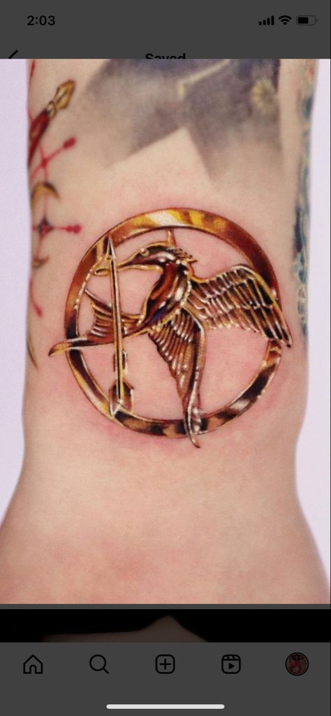 By @yeriel_tattoo on instagram #tattoo #goldentattoo #mockingjay Yeriel Tattoo, Mockingjay Tattoo, Mockingjay Pin, Instagram Tattoo, Mockingjay, Tattoos, On Instagram, Instagram