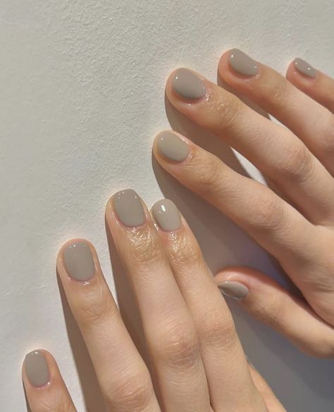 Beige Nail Designs, Beige Nail, Beige Nails Design, Subtle Nails, Beige Nails, Minimal Nails, Casual Nails, Ombre Nail Designs, Gray Nails