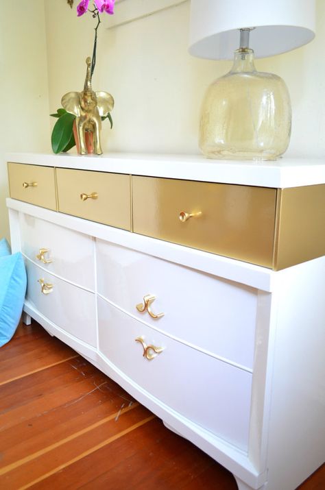 Style Dresser, White Dresser, Furniture Rehab, Painting Furniture Diy, Creative Furniture, Refurbished Furniture, Furniture Makeover Diy, Paint Furniture, Redo Furniture