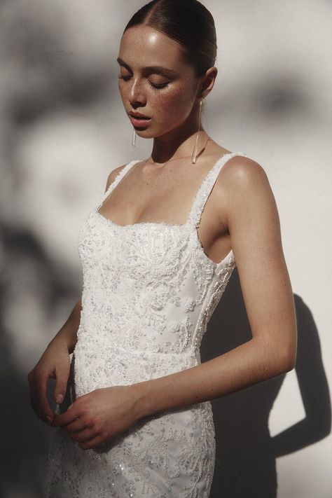 Aleena Leena, Alena Leena Bridal, Trumpet Wedding Dress Lace, Beaded Lace Wedding Dress, Bridal Tips, Chic Wedding Dresses, Wedding Dress Outfit, Trumpet Wedding Dress, Trumpet Sleeve