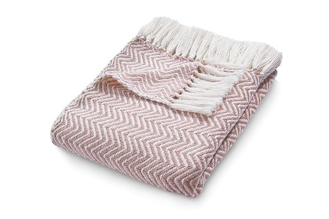 Hug Rug, Herringbone Rug, Recycling Plastic, Herringbone Throw, Beautiful Range, Pink Throws, Herringbone Design, Plastic Design, Yarn Sizes