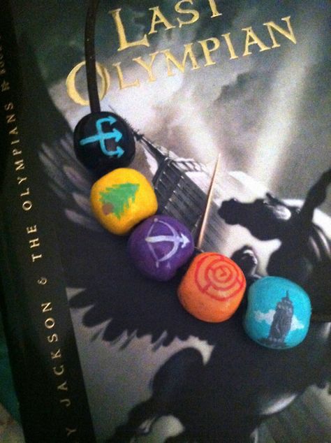 Camp half-blood bead necklace. Camp Half Blood Necklace, Percy Jackson Tumblr, Percy Jackson Necklace, Percy Jackson Birthday, Percy Jackson Party, The Last Olympian, Fandom Jewelry, Clay Bead Necklace, 11th Birthday