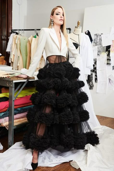 Ivory Blazer, Tulle Cocktail Dress, Tule Rok, Blazer Top, Christian Siriano, Mode Inspo, Tiered Skirt, Mode Inspiration, Pre Fall