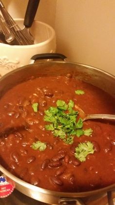 This is a quick and easy curry made from red kidney beans. Served with either naan (flatbread) or rice. Rajma masala is sold at most food stores in the international section. Bean Curry Recipe, Kidney Bean Curry, Rajma Masala, Bean Curry, Naan Flatbread, Red Kidney Beans, Beans Curry, Easy Curry, Kidney Bean