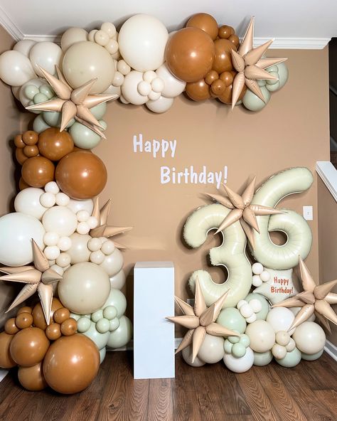 ➡️Swipe to see how one of my clients creatively reused the same balloon garland for back-to-back celebrations! With just a few tweaks, we transformed it from a stylish 36th birthday display to a sweet Winnie the Pooh half-birthday setup.🤍 #winniethepooh #halfbirthday #balloongarland #36thbirthday #36balloonbouquet #36 #6monthsold #sixmonthsold #birthdaydecor #birthdaydecoration #balloons #balloonarch #charlotte #clt Birthday Setup, Birthday Display, 36th Birthday, Half Birthday, Balloon Arch, Balloon Garland, Birthday Decorations, Winnie The Pooh, Balloons