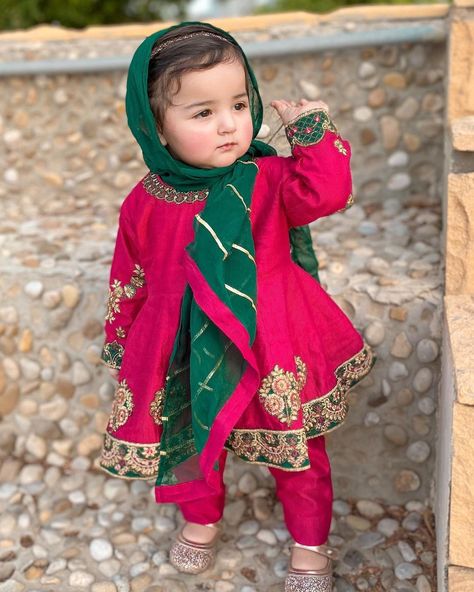 Baby Girl Eid Dresses Pakistani, Baby Pakistani Dress, Baby Girl Suit Design, Eid Outfits For Kids, Alia Dress, Pakistani Kids Dresses, Kiki Dress