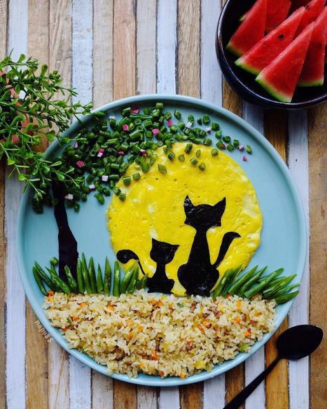 Mommy and baby cat admire the full moon by @napu88 Boiled Green Beans, Food Styling Ideas, Boil Green Beans, Bento Kids, Rice Fried, Food Art For Kids, Cute Bento, Creative Food Art, Mommy And Baby