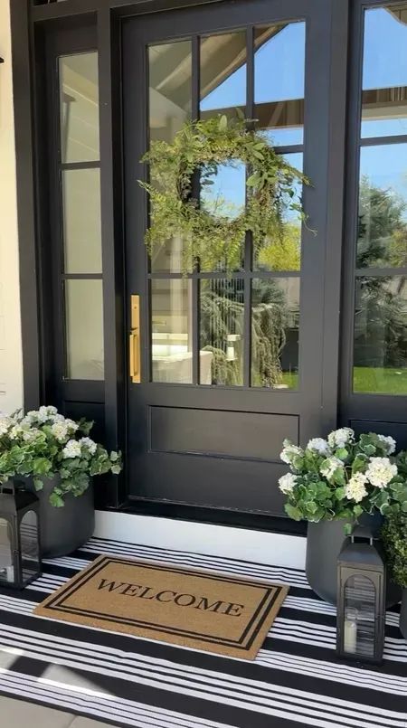 Front Porch Decor With Lanterns, Front Porch Decorating Ideas Farmhouse, Luxury Front Door Entrance, Faux Plants For Front Porch, Entryway Decor Modern Luxury, Outdoor Entryway Ideas, Small Front Porch Ideas Entrance, Front Door Transformation, Foyer Makeover