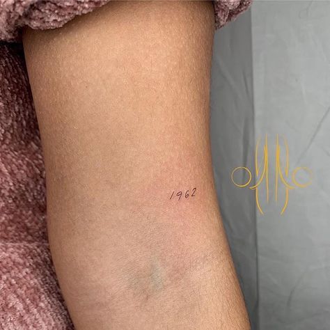 Year Tiny Tattoo, Tattoo Placements For Small Tattoos, Minimalistic Date Tattoo, Mini Tats Placement, Dainty Small Arm Tattoos, Small Reminder Tattoos, Minimalist Tattoo Floral, Minimalist Tattoo Date, Year Tattoo Number Dainty