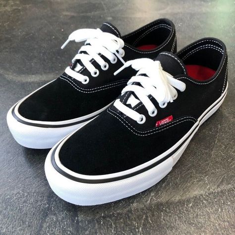 Low Vans, Elegance Dress, Vans Original, Vans Off The Wall, Vans Authentic, Vans Classic, Classic Man, Vans Authentic Sneaker, High Level