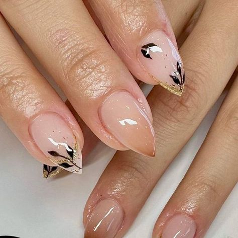 @modern_nailsbar on Instagram: "Make a bold statement with our short stiletto nails – the perfect balance of style and practicality for the modern trendsetter! 💅✨  👉 𝓑𝓸𝓸𝓴 𝔂𝓸𝓾𝓻 𝓪𝓹𝓹𝓸𝓲𝓷𝓽𝓶𝓮𝓷𝓽 𝓷𝓸𝔀 _______________________ 𝗠𝗼𝗱𝗲𝗿𝗻 𝗡𝗮𝗶𝗹𝘀 𝗕𝗮𝗿  🏠 628 River Ave, Bronx, NY 10451 ☎ (718) 304-0388 ⏰ Business Hours:  Monday - Sunday: 10 AM - 08 PM  #nailsalon #nailsalons #nailsalonvip #nudenails #acrylicnails #nailsoftheday #nail #instanails #beauty #nailsdesign #nailswa #manicure #naildesign #nailpolish #nailsswag #nail" Cute Short Stiletto Nails, Short Pointy Nails Stilettos, 2025 Nails, Short Stiletto Nails, Short Stiletto, Stiletto Nails Short, Nail Glam, Pointy Nails, Modern Nails