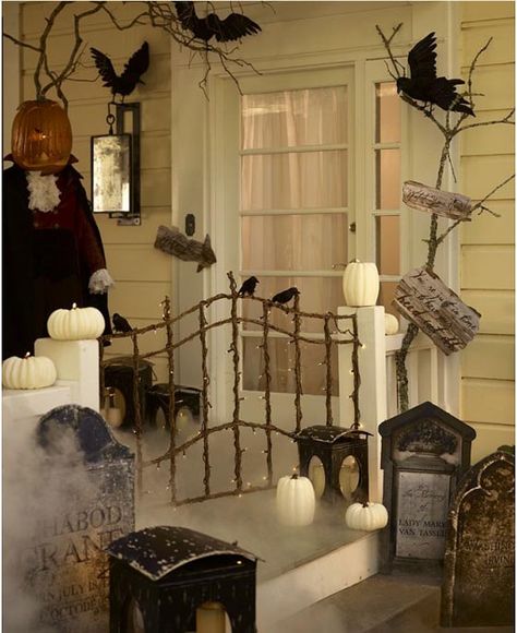 Edgar Allen Poe Theme, love it! 29 Cool Halloween Home Decoration Ideas Porche Halloween, Decoracion Halloween, Halloween Front Door Decorations, Dekorasi Halloween, Decoration Vitrine, Halloween Front Doors, Casa Halloween, Halloween Front Porch Decor, Season Decor