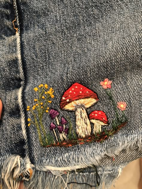 Clothing Customization, Shorts Embroidery, Friends Shorts, Embroidery Jeans Diy, Clothes Embroidery, Clothes Embroidery Diy, To My Friends, Embroidery Diy, Embroidery On Clothes