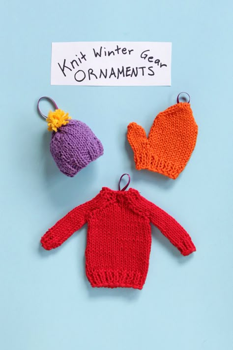 How to knit winter gear inspired Christmas ornaments three ways! Get the free patterns at Hands Occupied! #knitornaments #freepattern #minisweater #chirstmasornament Knitting Christmas Ornaments, Knit Ornaments, Diy Spa Kit, Knit Christmas Ornaments, Knitting Christmas, Christmas Knitting Patterns Free, Lucky Charms Marshmallows, Diy Knit, Winter Ornaments