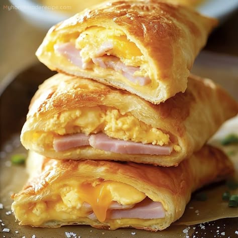 Ham, Egg and Cheese Pockets | Quick Breakfast Recipe - My Home Made Recipe Ham Egg And Cheese Crescent Rolls, Ham Egg Cheese Crescent Roll Casserole, Ham Egg And Cheese Croissant, Ham And Eggs Breakfast, Church Breakfast Ideas, Breakfast Meal Recipes, Egg Recipes Breakfast, Cheese Pockets, Hot Pocket Recipes