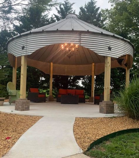 Diy Bbq Pit, Diy Grain Bin, Grain Bin Gazebo, Bin Gazebo, Yard Gazebo, Grain Bin House, Recycled Diy, Gazebo On Deck, Silo House