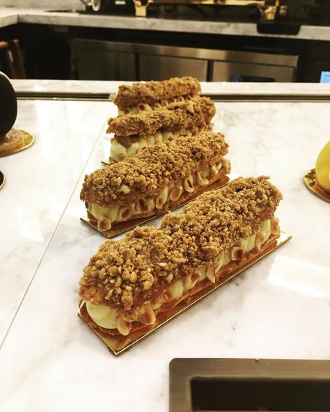 Eclair Pastry, Caramel Crumble, Food Sweet, Apple Crumble, Eclairs, Pastry Chef, Main Street, Apples, Pastry