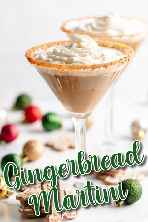 This gingerbread martini blends warm spices and creamy flavors for a decadent holiday drink. Perfect for cozy nights or Christmas celebrations! Gingerbread Martini Recipe, Christmas Martini Recipes, Baileys Recipes Drinks, Gingerbread Martini, Friday Cocktails, Martini Recipes Easy, Mimosa Recipes, Mojito Recipes, Winter Drink Recipes