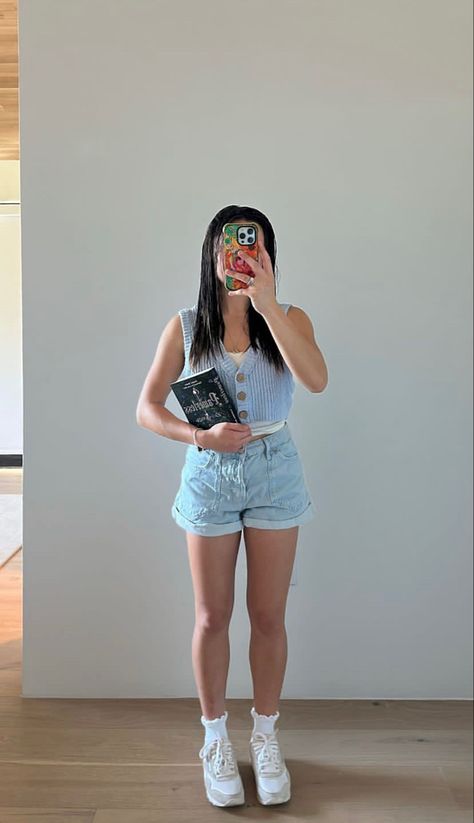 Haley Pham Outfits, Readers Aesthetic, Book Besties, Haley Pham, Book Girlies, Bookstagram Inspiration, Wardrobe Goals, Comfort People, Bookish Things