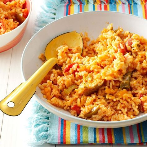 Salsa Rice Salsa Rice Recipe, Salsa Rice, Homemade Spanish Rice, Spanish Rice Recipe, Rice Side, Instant Rice, Rice Side Dishes, 3 Ingredient Recipes, Mexican Rice