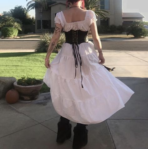 Milkmaid Costume, Whimsigoth Style, Grunge Academia, Costume Aesthetic, Fairycore Fits, Simple Spring Outfits, Belt Outfit, Cottagecore Vintage, Dresses To Make