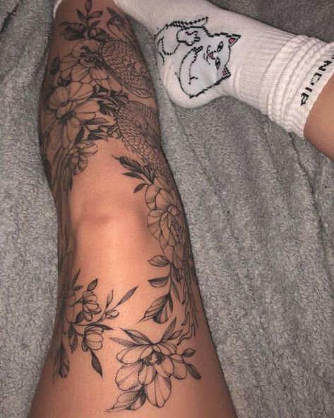 Leg Tattoos Women, Leg Sleeve Tattoo, Dope Tattoos For Women, Śliczne Tatuaże, Stylist Tattoos, Knee Tattoo, Cute Tattoos For Women, Tattoo Me, Tattoos Women