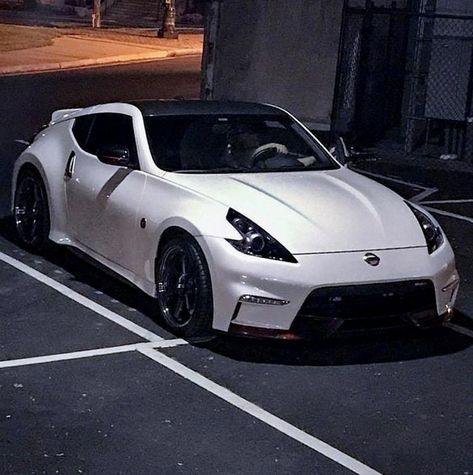 Nissan Fairlady 350z, Fairlady 350z, White Nissan, 370z Nismo, Nissan 370z Nismo, Nissan Z Cars, Nissan Fairlady, Japanese Sports Cars, Dodge Vehicles