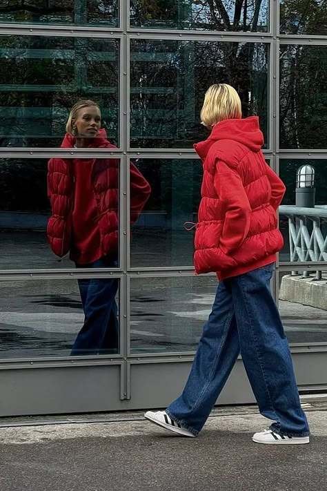 Red Puffer Vest Outfit, Red Puffer Jacket Outfit, Red Bag Outfit, Reference Clothes, Black Hair Anime Guy, Couple Vibes, Lena Mantler, Fashion 23, Puffer Vest Outfit