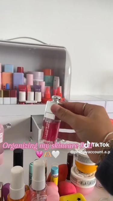 Organizing my skincare💗🫶 (not my video) Preppy Organization, Closed Comedones, Skin Blackheads, Preppy Skincare, Preppy Inspiration, Sephora Skin Care, Makeup Is Life, Types Of Acne, Skincare Organization