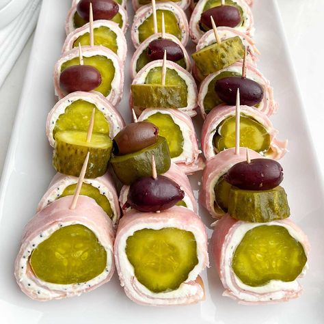 This ham pickle roll up recipe, aka Minnesota sushi, is made ham smeared with cream cheese wrapped around a pickle. Easy and tasty! Horderves Appetizers, White Trash Bash, Ham Wraps, White Trash Party, Cream Cheese Appetizer, Homemade Ham, Cheese Wrap, Cheese Appetizers, Dinner Appetizers