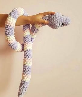 Crochet Snake, Diy Tricot, Crochet Toys Free, Amigurumi Plush, Easy Crochet Animals, Crochet Geek, Pola Amigurumi, Crochet Butterfly, Stil Boho