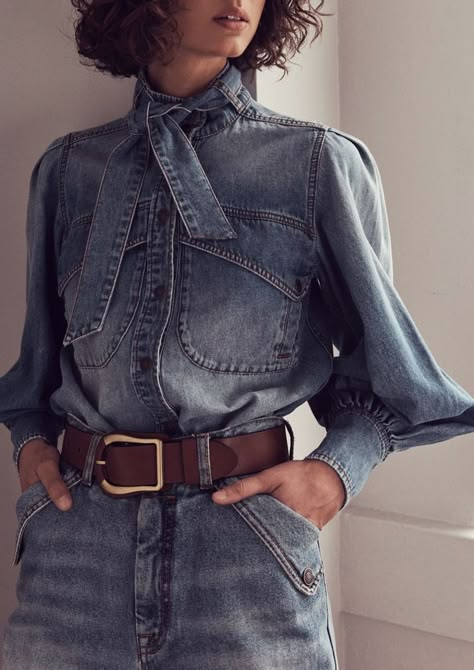 Classy Jeans, Jean Shirt, Casual Tanks, Chic Blouses, Jeans Outfit, Capsule Collection, Fashion Mode, Mode Inspiration, Denim Outfit